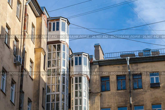 Typical houses of old St. Petersburg, Russia (2015 год). Стоковое фото, фотограф EugeneSergeev / Фотобанк Лори