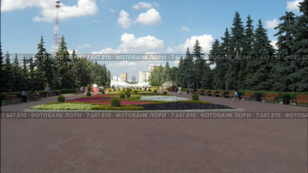 Уфа, площадь Салавата Юлаева, основная площадка саммита стран ШОС и БРИКС, проводимого в Уфе 8-10 июля 2015. Стоковое видео, видеограф Mikhail Erguine / Фотобанк Лори