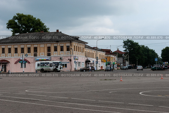 Uglich, Yaroslavl Region, Russia, August 1, 2013. Assumption Square. Редакционное фото, фотограф Сергей Долгов / Фотобанк Лори
