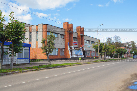 Улица Карла Маркса, город Гдов, Псковская область (2012 год). Редакционное фото, фотограф Галина Ермолаева / Фотобанк Лори