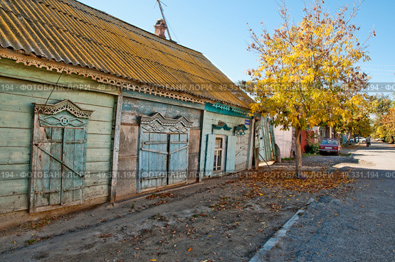 Улица, старый дом на Криуше ( исторический район старой Астрахани ) Стоковое фото, фотограф Павел Просянов / Фотобанк Лори