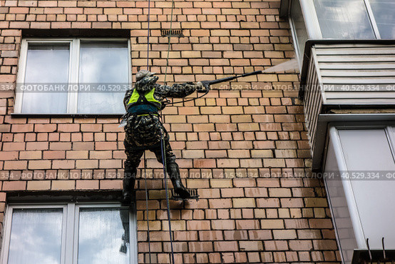 Urban mountaineering. Industrial climbers (2021 год). Редакционное фото, фотограф Iva Noel / Фотобанк Лори