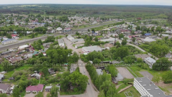 Юрья - вид с высоты птичьего полета (аэросъемка 2021 года) Стоковое видео, видеограф Владислав Самошкин / Фотобанк Лори