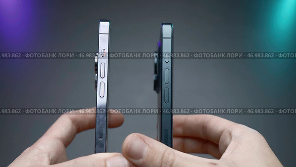 USA, New York - September 15, 2023: Comparison of new iPhones. Редакционное фото, фотограф David Kashakhi / Фотобанк Лори