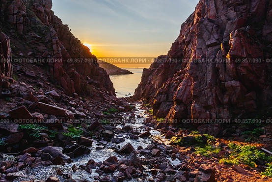 Ущелье водопада в Териберке. Стоковое фото, фотограф Андрей Конев / Фотобанк Лори