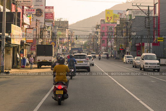 Утро на Colombo Rd. Курунегала, Шри-Ланка Colombo Rd (2020 год). Редакционное фото, фотограф Виктор Карасев / Фотобанк Лори
