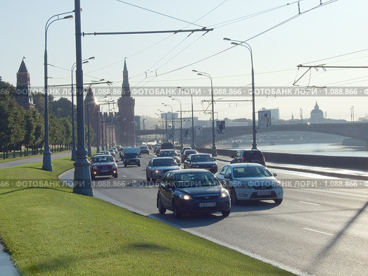 Утро в Москве (2009 год). Редакционное фото, фотограф Юрий Жеребцов / Фотобанк Лори