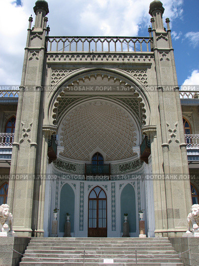 Южный фасад Воронцовского дворца. Крым (2010 год). Редакционное фото, фотограф Беляева Наталья / Фотобанк Лори