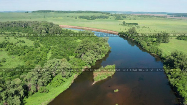 Южный Урал, Башкирия, река Ай. Вид с воздуха. The Southern Urals, Bashkiria, the Ai River. Aerial view. Стоковое видео, видеограф Евгений Романов / Фотобанк Лори