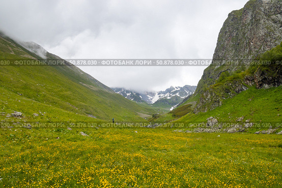 В долине  реки Загедан. Редакционное фото, фотограф Игорь Дашко / Фотобанк Лори