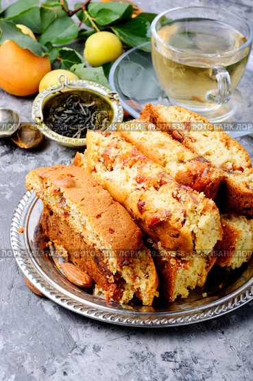 Variety of biscotti - cantucci, cantuccini, kind of biscuit, with the addition of almonds and dried fruits. Italian cantuccini cookies. Стоковое фото, агентство Ingram Publishing / Фотобанк Лори