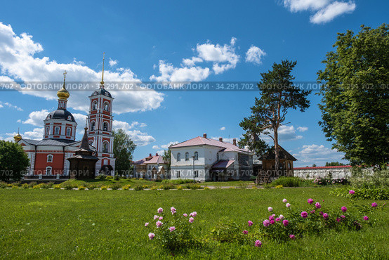 Varnitsky Trinity-Sergius Monastery in the Yaroslavl Region, Rostov Veliky, Varnitsa settlement (2020 год). Стоковое фото, фотограф Валерий Смирнов / Фотобанк Лори