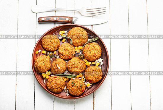 Vegetable balls. Delicious vegetable meatballs. Balls from beans, corn, cabbage, rice and sunflower seeds. Vegetarian food. Lean vegetable balls. Стоковое фото, агентство Ingram Publishing / Фотобанк Лори