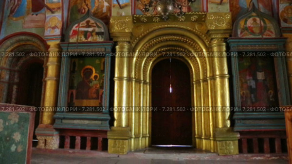 Великие врата в православном храме в Ростове Великом. Россия (2014 год). Стоковое видео, видеограф Михаил Коханчиков / Фотобанк Лори