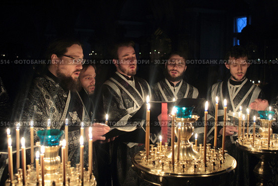 Великое повечерие в Новодевичьем монастыре (2019 год). Редакционное фото, фотограф Дмитрий Неумоин / Фотобанк Лори