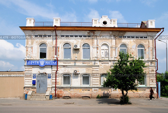 Вход в здание Ишимского почтамта. Город Ишим (2012 год). Редакционное фото, фотограф Александр Тараканов / Фотобанк Лори