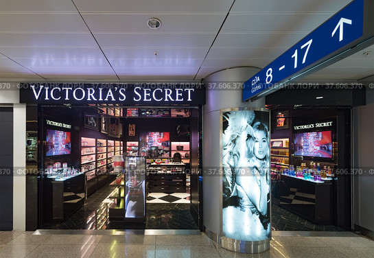 Victoria Secret shop, Vietnam (2017 год). Редакционное фото, фотограф Александр Подшивалов / Фотобанк Лори