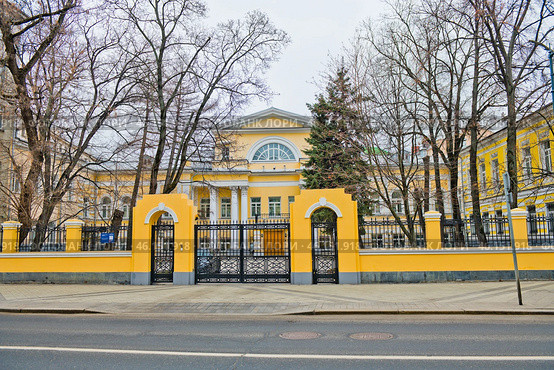 Вид на Главный дом городской усадьбы Давыдова. Зимний день. Москва. Россия. Редакционное фото, фотограф E. O. / Фотобанк Лори