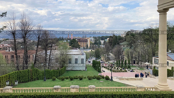 Вид на Каскадную лестницу в Кисловодске (2024 год). Стоковое фото, фотограф Николай Рыбин / Фотобанк Лори