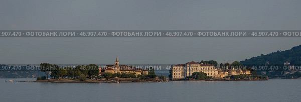 Вид на острова Борромео (Borromean ) на озере Маджоре (Maggiore), Пьемонт, Италия, Европа (2018 год). Стоковое фото, фотограф Дымов Игорь / Фотобанк Лори
