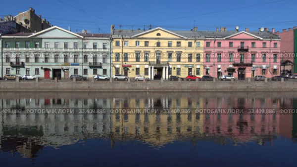 Вид на три старинных здания, построенных на средства  М. Ф. Полторацкого - основателя и первого директора Певческой капеллы. Набережная реки Фонтанки, Санкт-Петербург (2020 год). Редакционное видео, видеограф Виктор Карасев / Фотобанк Лори