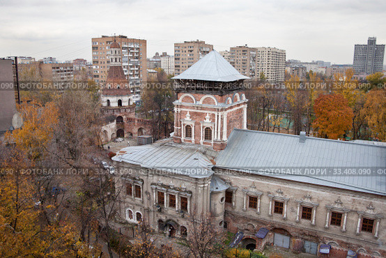 Вид на внутренний двор Симоновского монастыря. Москва (2018 год). Стоковое фото, фотограф Victoria Demidova / Фотобанк Лори
