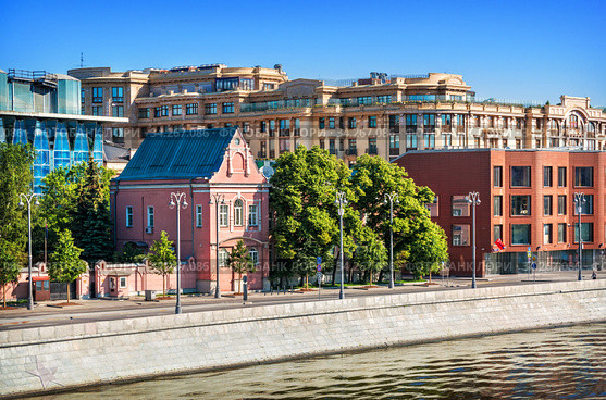 Вид на здание посольства Новой Зеландии в Москве (2020 год). Стоковое фото, фотограф Baturina Yuliya / Фотобанк Лори