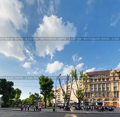 Вид с площади Адама Мицкевича. Львов, Украина (2012 год). Редакционное фото, фотограф Юрий Брыкайло / Фотобанк Лори