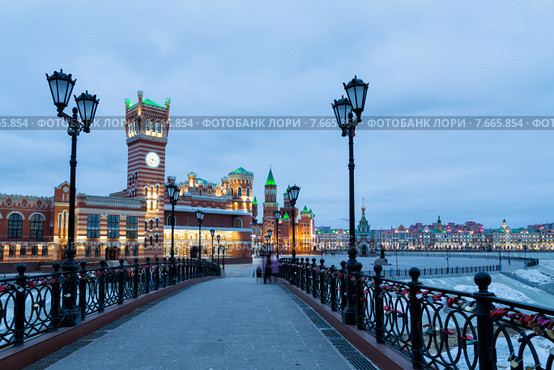Вид с Воскресенского моста в Йошкар-Оле (2014 год). Стоковое фото, фотограф Сергей Лаврентьев / Фотобанк Лори