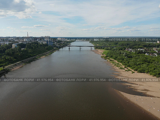 Вид с высоты на реку Вятку и старый мост (аэросъемка 2020 года) Стоковое фото, фотограф Владислав Самошкин / Фотобанк Лори