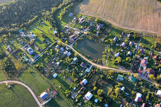 Вид сверху на дачный посёлок в Подмосковье (2014 год). Стоковое фото, фотограф Ирина Носова / Фотобанк Лори
