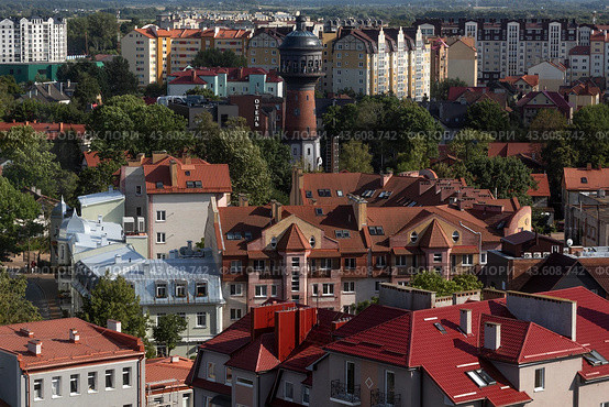 Вид сверху на центр города Зеленоградска в Калининградской области, Россия (2024 год). Редакционное фото, фотограф Николай Винокуров / Фотобанк Лори