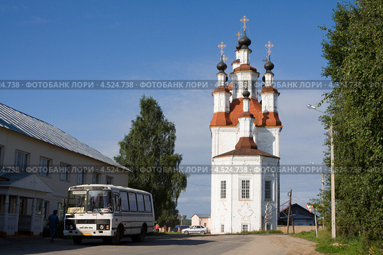 Вид в городе Тотьме, Вологодская область (2008 год). Редакционное фото, фотограф Солодовникова Елена / Фотобанк Лори