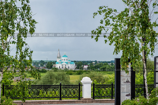 Видовая точка на Смоленский собор в Выездном. Редакционное фото, фотограф Илья Старков / Фотобанк Лори