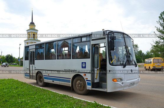 Виды посёлка Селижарово, Тверская область. Городской транспорт (2012 год). Редакционное фото, фотограф Елена Коромыслова / Фотобанк Лори