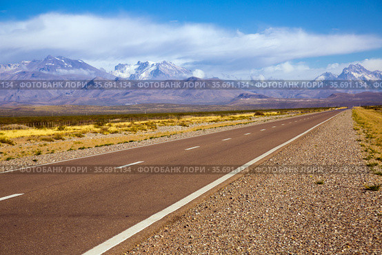 View from highway to mountains near Las Lenas. Стоковое фото, фотограф Яков Филимонов / Фотобанк Лори