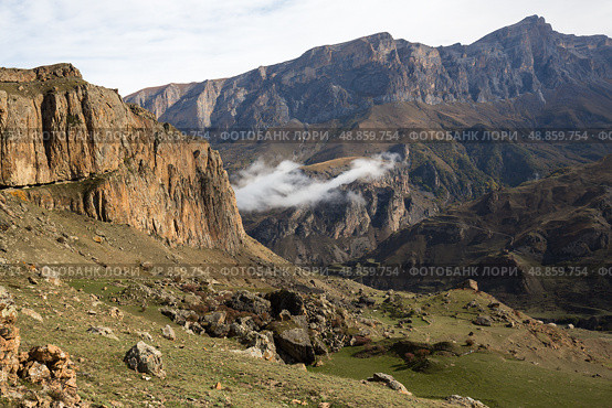 View of Cherek gorge in the Caucasus mountains. Стоковое фото, фотограф Юлия Белоусова / Фотобанк Лори