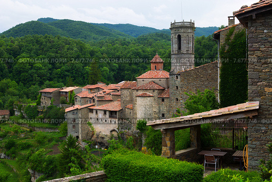 View of old catalan village. Rupit i Pruit. Стоковое фото, фотограф Яков Филимонов / Фотобанк Лори