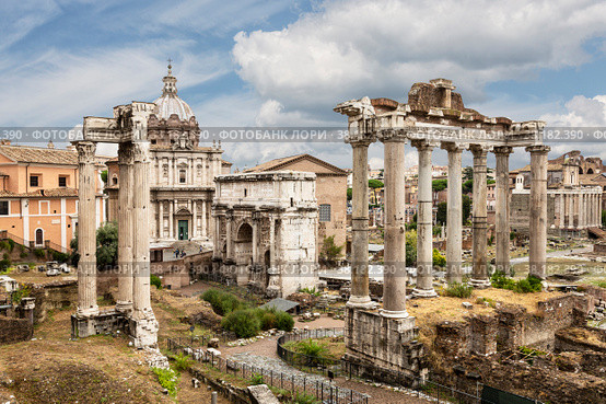 View of the architectural monuments of ancient Rome in the Roman Forum. Rome, Italy (2017 год). Стоковое фото, фотограф Наталья Волкова / Фотобанк Лори