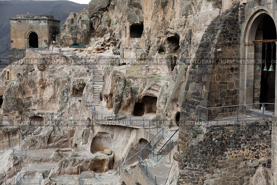 View of the historic cave city and the monastery complex of Vardzia. Стоковое фото, фотограф Яков Филимонов / Фотобанк Лори