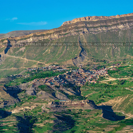 View of the mountain village of Chokh in Dagestan on the slope of a vast valley. Стоковое фото, фотограф Евгений Харитонов / Фотобанк Лори