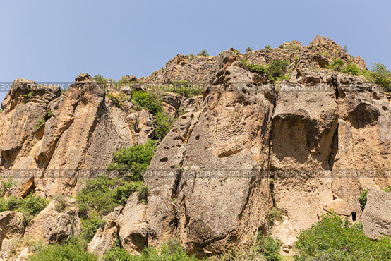 View of the mountains and forest in Armenia close to Geghard monastery. Kotayk region. Стоковое фото, фотограф Evgenia Shevardina / Фотобанк Лори