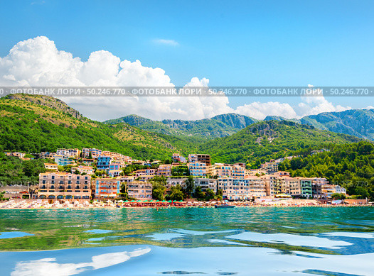 View to the city on Adriatic sea coast near Sveti Stefan island, Montenegro. Стоковое фото, агентство Ingram Publishing / Фотобанк Лори