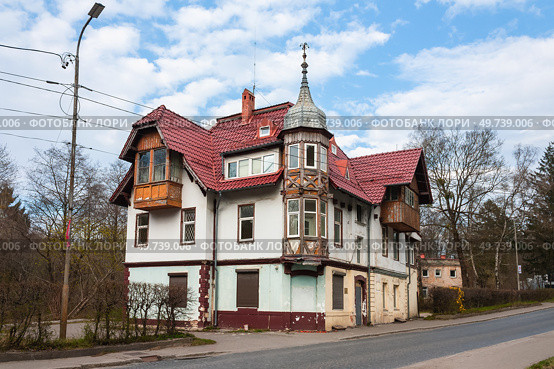 Вилла «Кунке». Довоенная немецкая вилла города Светлогорска (бывш. г. Раушен). Калининградская область. Редакционное фото, фотограф Елена Арсентьева / Фотобанк Лори