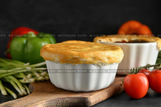 Вкусные пирожки с овощами на черном фоне. Стоковое фото, фотограф Pixel_shot / Фотобанк Лори