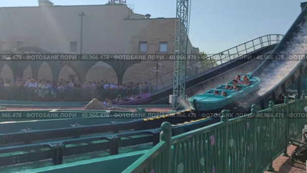 Водяной аттракцион в тематическом парке "Сочи Парк". Адлер (2023 год). Редакционное видео, видеограф Марина Володько / Фотобанк Лори