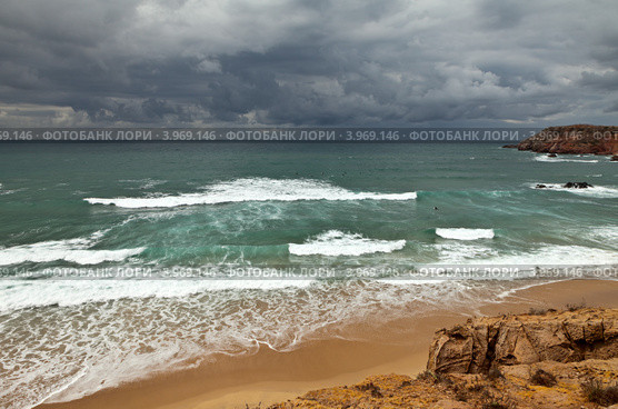 Волны Атлантики. Португалия. Алгарве. Пляж Амадо (Algarve, Amado) (2012 год). Стоковое фото, фотограф Виктория Катьянова / Фотобанк Лори