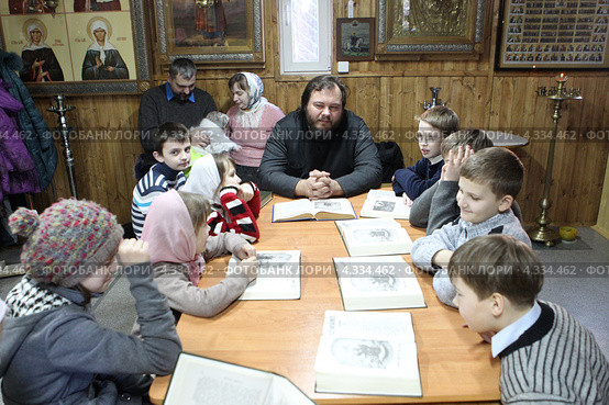 Воскресная школа при храме (2013 год). Редакционное фото, фотограф Дмитрий Неумоин / Фотобанк Лори