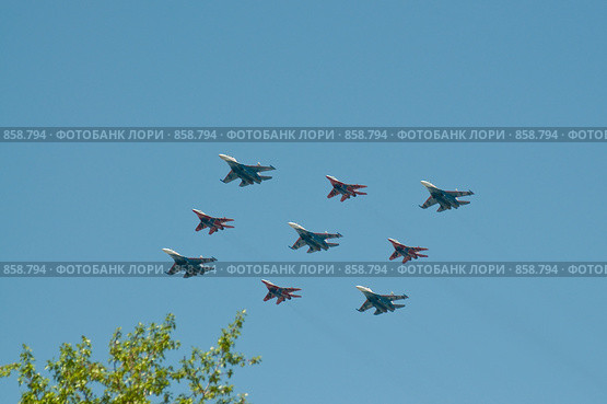 Воздушный парад (2009 год). Редакционное фото, фотограф Роман Мухин / Фотобанк Лори