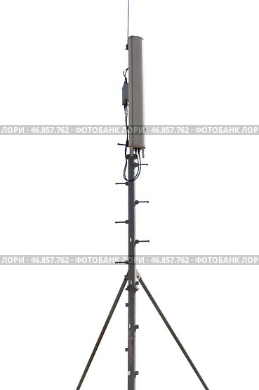 Вышка с антеннами сотовой связи на белом фоне. GSM Antenna. Стоковое фото, фотограф Татьяна Д / Фотобанк Лори